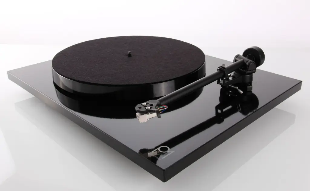 REGA PLANAR 1 PLUS 2.webp