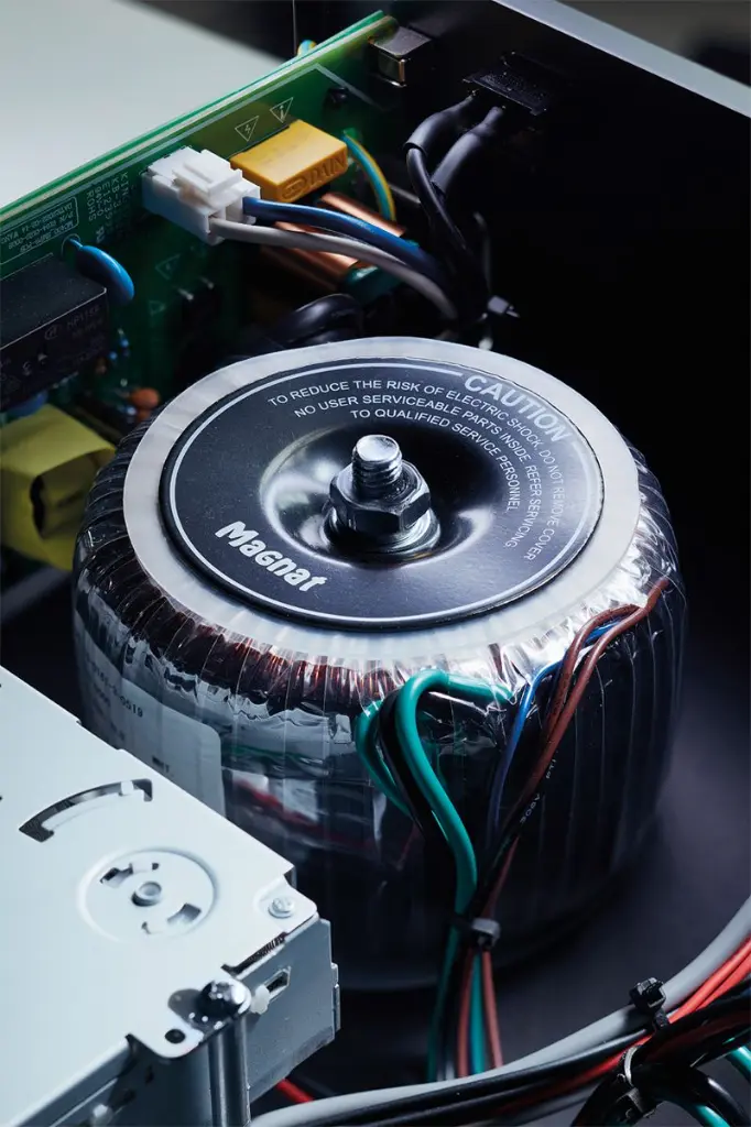 Magnat MC 400 10.webp